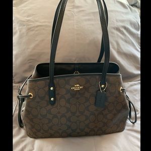 Coach handbag (no dust cover). Like new condition